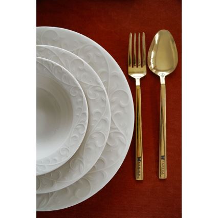 18 pcs White/Porcelain Dinner Set