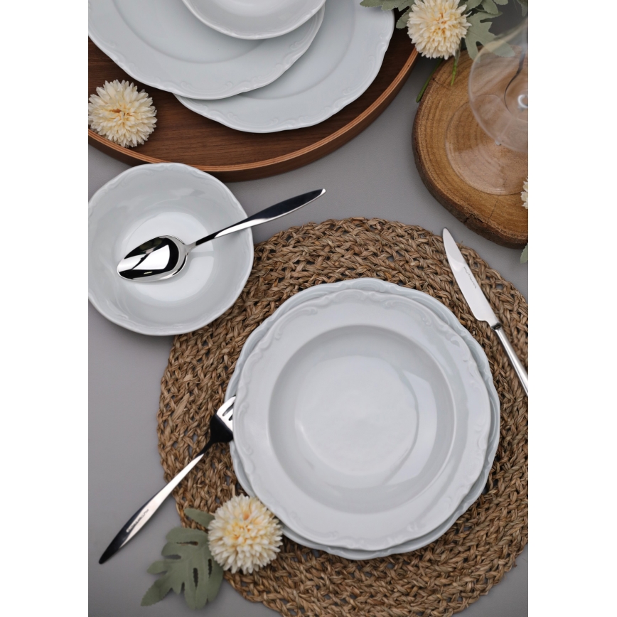 18 pcs white/porcelain dinnerware set