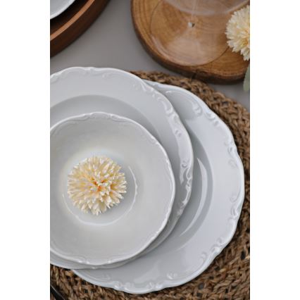 18 pcs white/porcelain dinnerware set