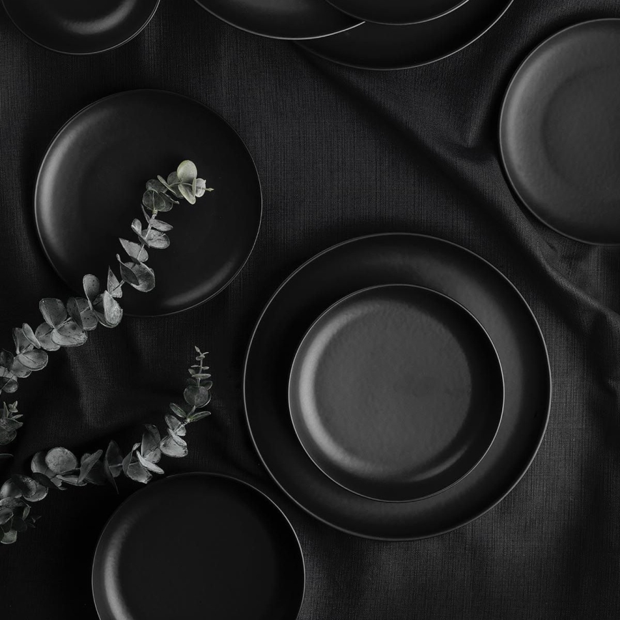 18-piece Black Porcelain Dinner Set