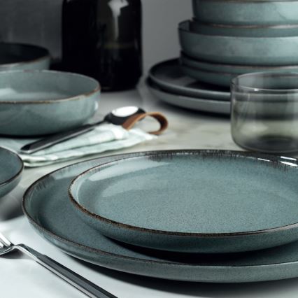 18-piece Blue Porcelain Dinnerware Set