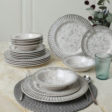 18-piece ceramic dinnerware set in gray