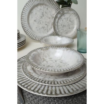 18-piece ceramic dinnerware set in gray