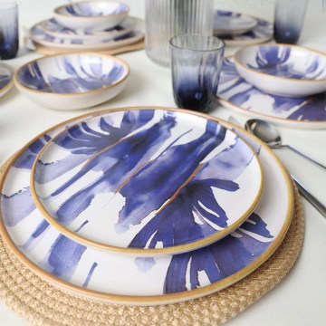 18-piece ceramic dinnerware set, white/blue