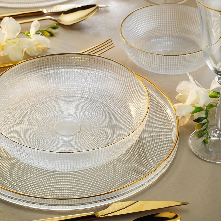 18-piece dining set in clear glass and gold
