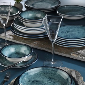 18-Piece Dinnerware Set – Blue Porcelain