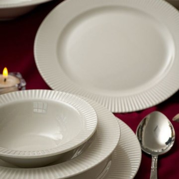 18-piece dinnerware set, white porcelain