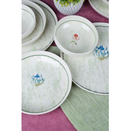 18-piece green porcelain dinner set