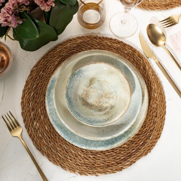 18-piece multicolored porcelain dinnerware set