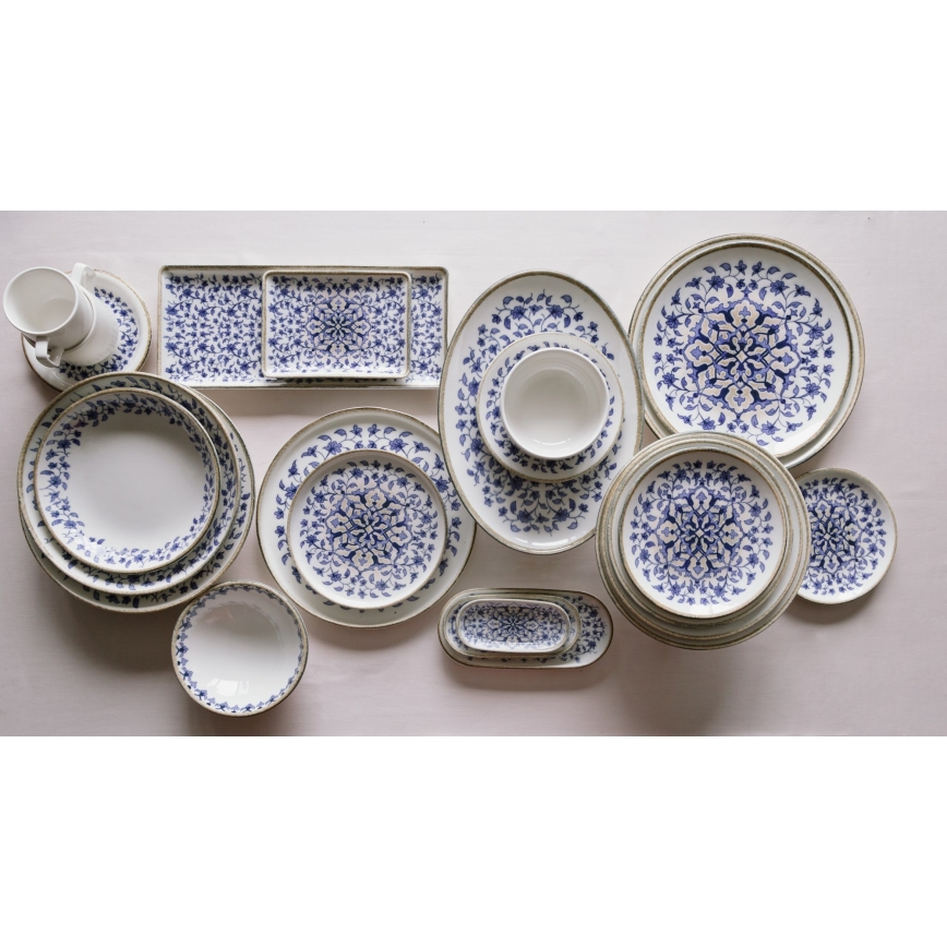 18-piece porcelain dinner set, white/blue