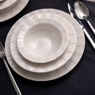 18-piece porcelain dinnerware set, white