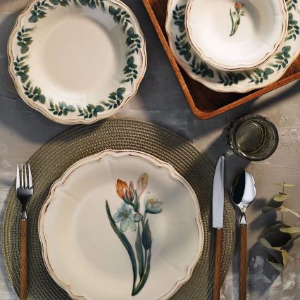 18-piece vibrant multicolored porcelain dinner set