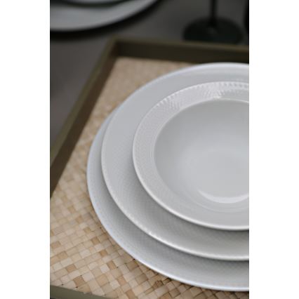 18-piece White Porcelain Dinner Set