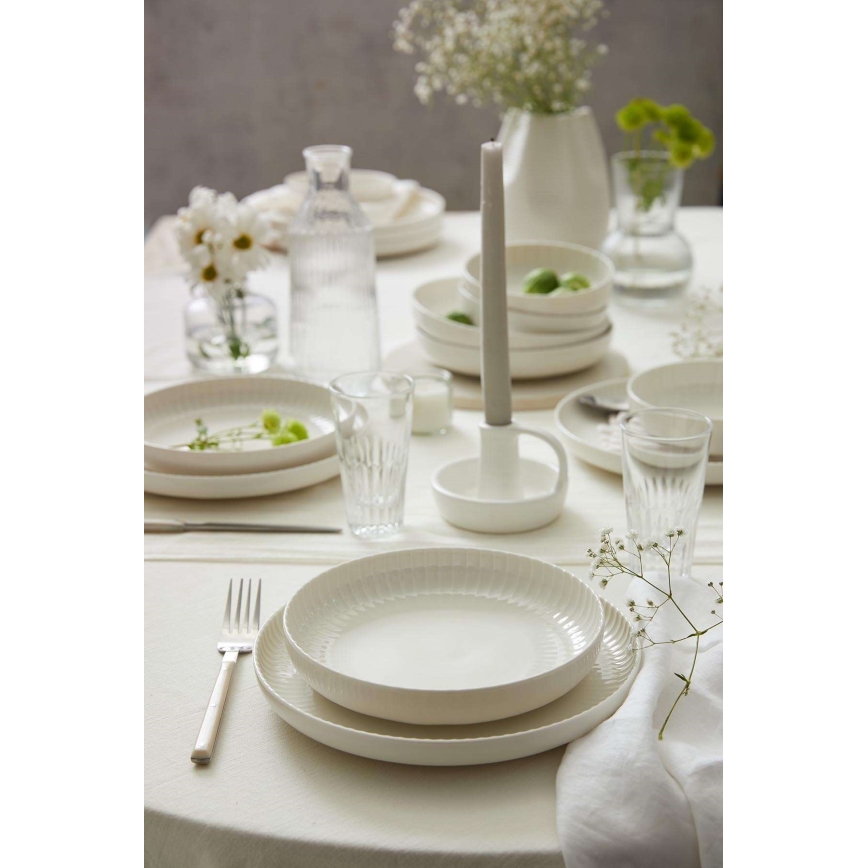 18-piece White Porcelain Dinner Set