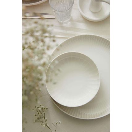 18-piece White Porcelain Dinner Set