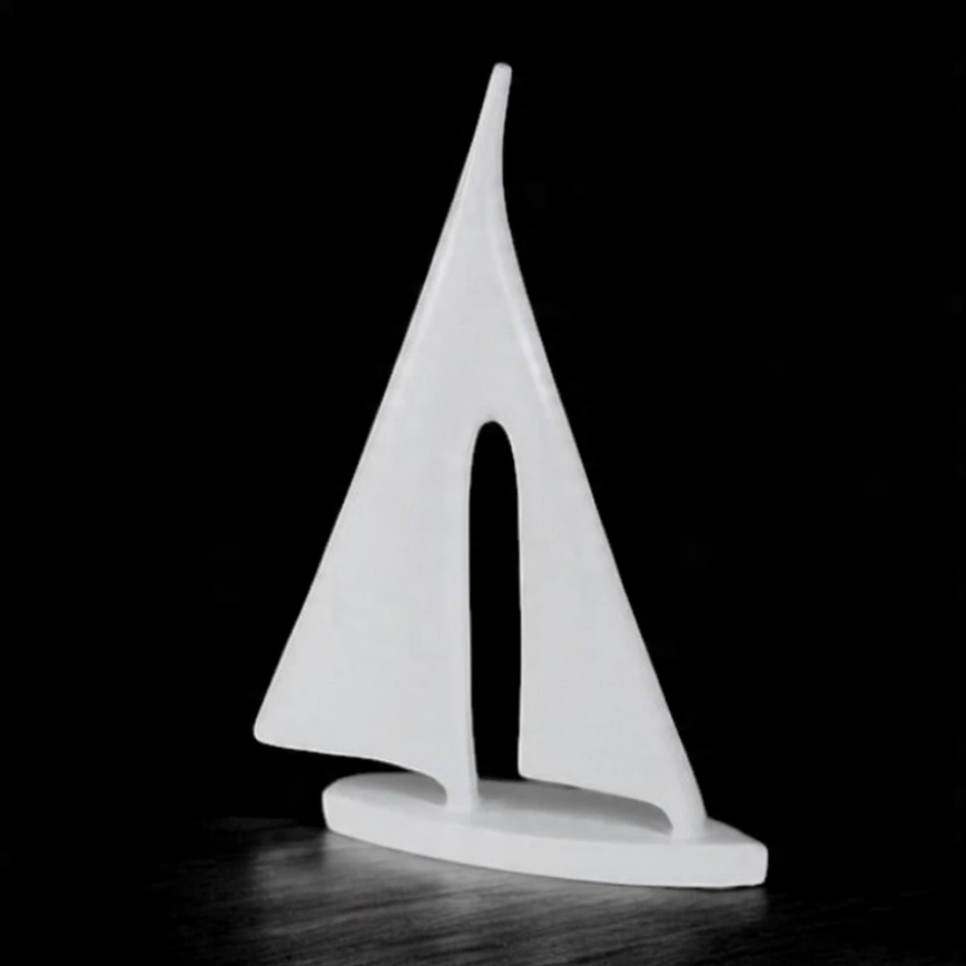 21 cm Resin Tabletop Decoration / White
