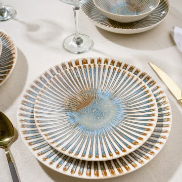 24-piece multicolored/porcelain dinner set