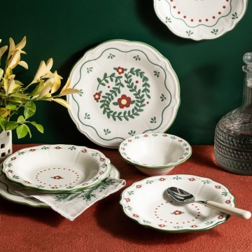 24-Piece Multicolored Porcelain Dinnerware Set