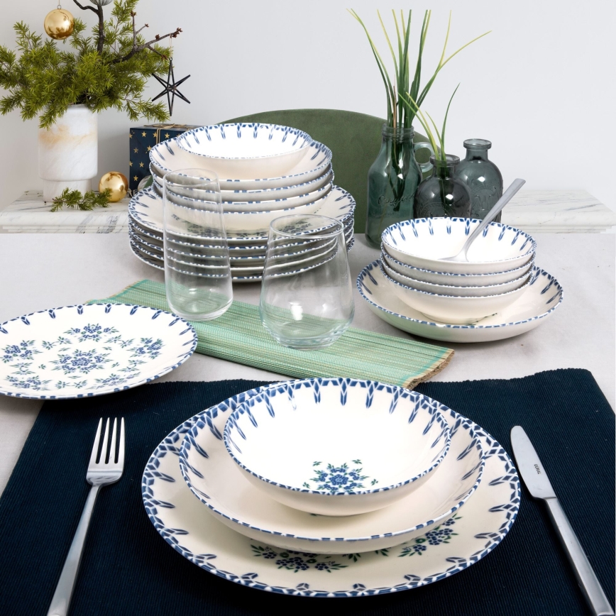 24-piece porcelain dinner set in white and blue