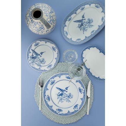 26-piece porcelain dinnerware set in white and blue