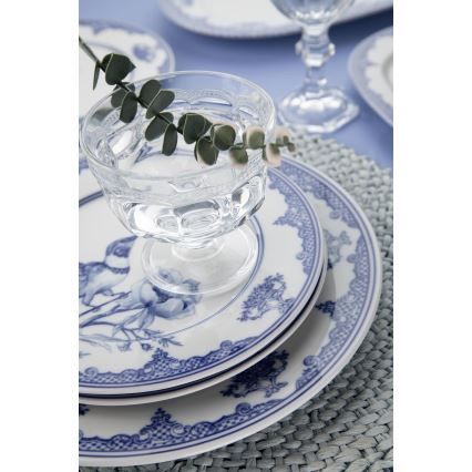 26-piece porcelain dinnerware set in white and blue