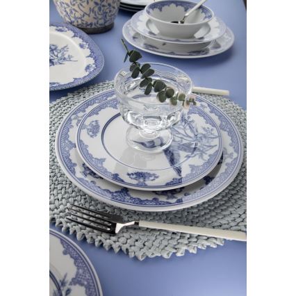 26-piece porcelain dinnerware set in white and blue