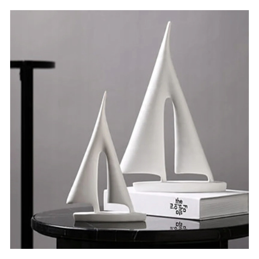 28 cm resin table decoration — white