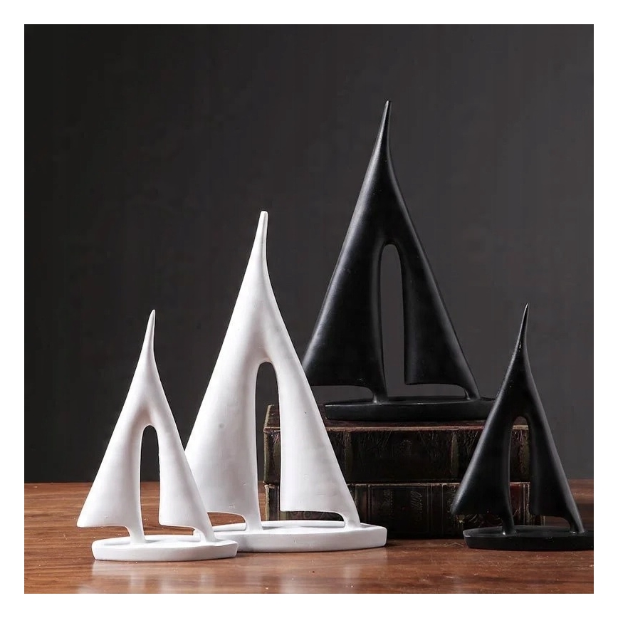28 cm Resin Tabletop Decoration - Black