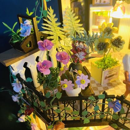 2Kids Toys - Miniature house Darcy's flower house 2xAAA