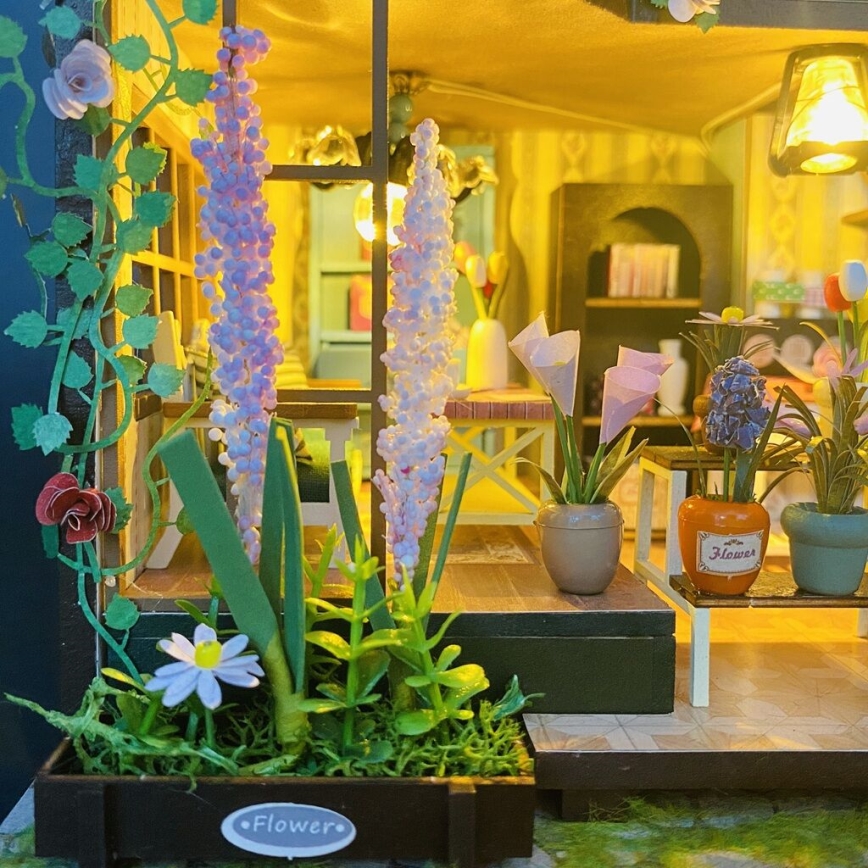 2Kids Toys - Miniature house Darcy's flower house 2xAAA