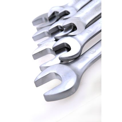 Aluminum case with tools 186 pcs