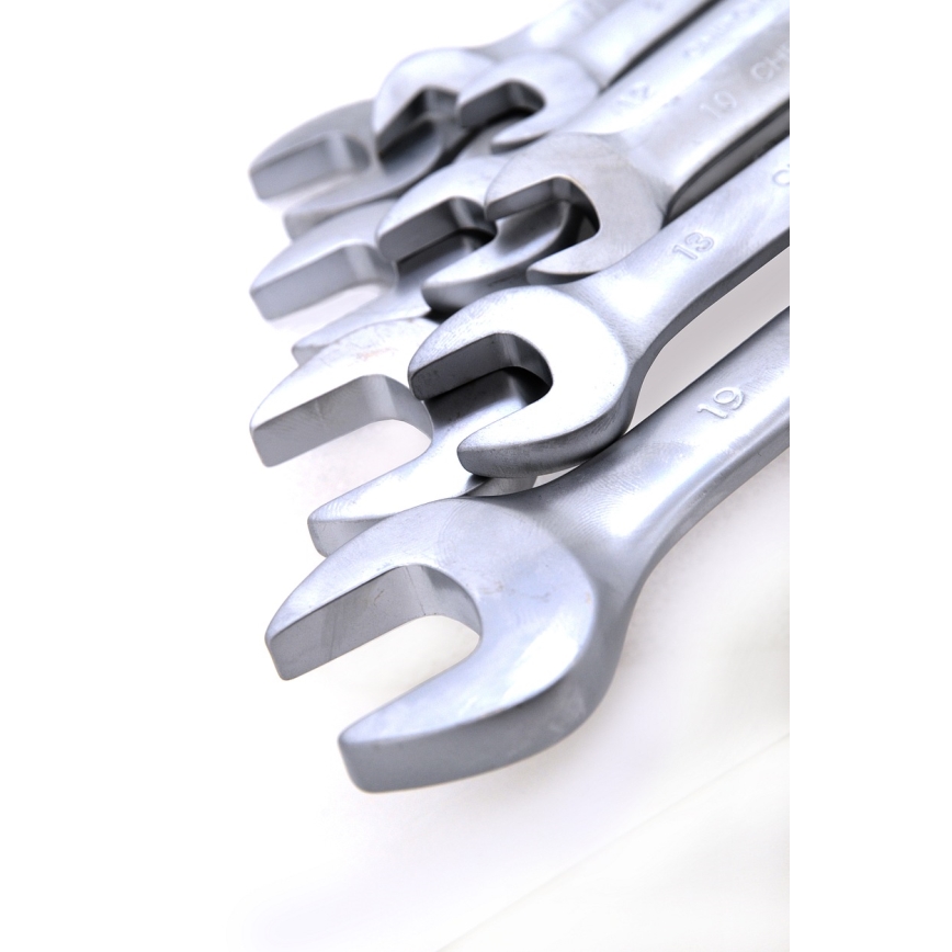 Aluminum case with tools 186 pcs