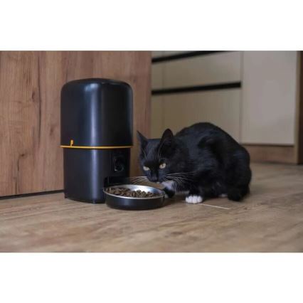 Automatic feed dispenser with a microphone and camera 4l/5V/3xD Wi-Fi