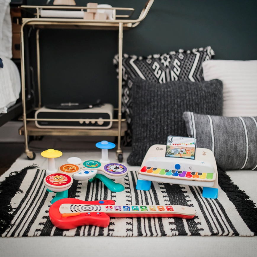 Baby Einstein - MAGIC TOUCH Wooden Musical Guitar Toy, 3xAA