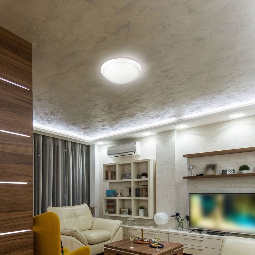 Bathroom ceiling light with sensor 1xE27/60W/230V IP44 ø 29,6 cm