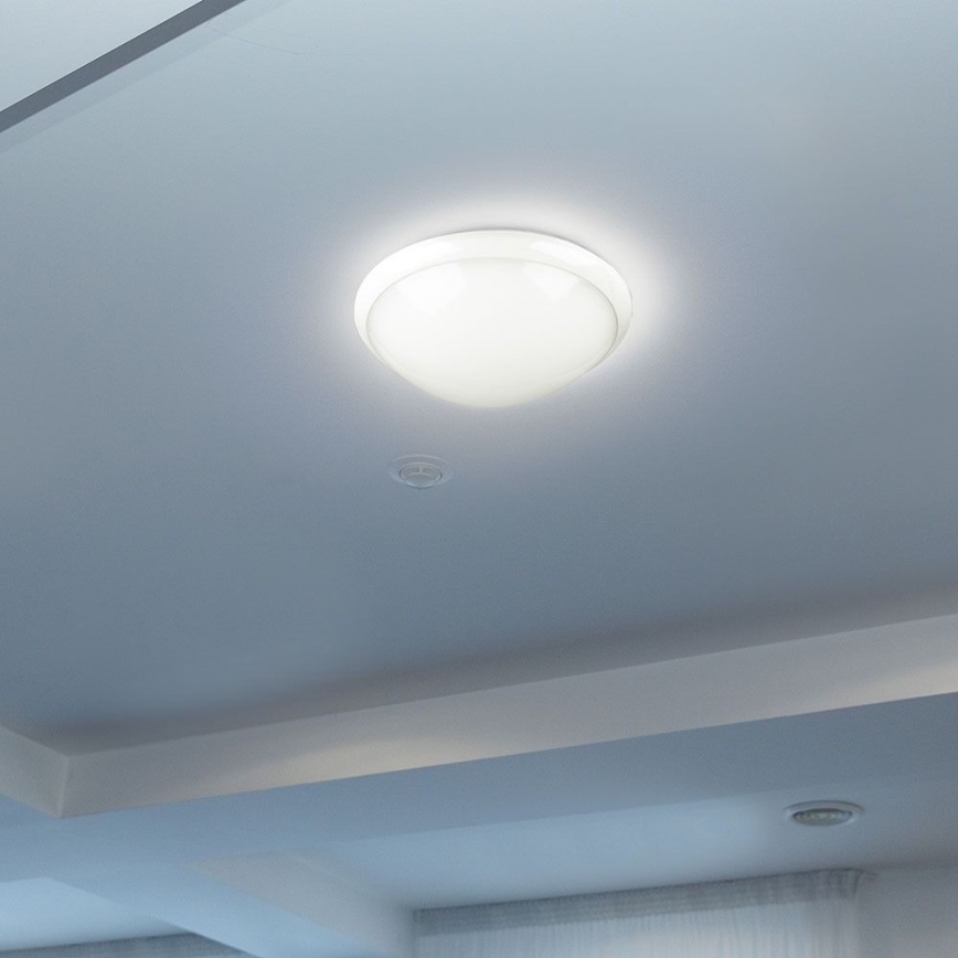 Bathroom ceiling light with sensor 1xE27/60W/230V IP44 ø 29,6 cm