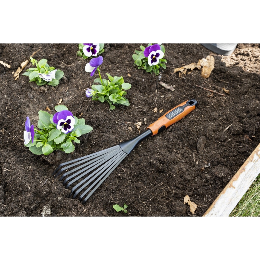 BLACK+DECKER - Handheld rake 40 cm