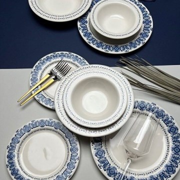 Blue and white 16-piece porcelain dinner set