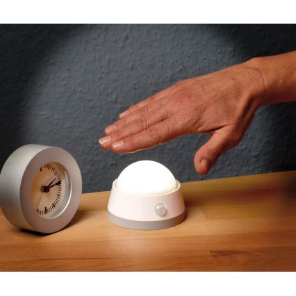 Brennenstuhl - LED Orientation light with motion sensor LED/3xAA 3000K