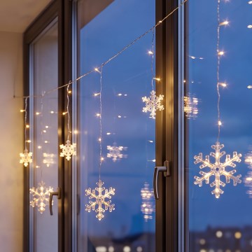 BRILAGI - LED Christmas Curtain, 77 LEDs / 3×AA or USB, 3.8 m, snowflakes, warm white