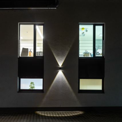 Brilagi - LED Solar wall light PYRAMID LED/2W/3,2V IP54