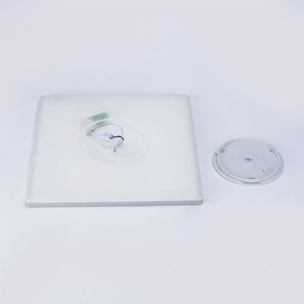 Brilagi - ULTRA SLIM LED Bathroom Ceiling Light 24W/230V 42x42 cm Silver IP54