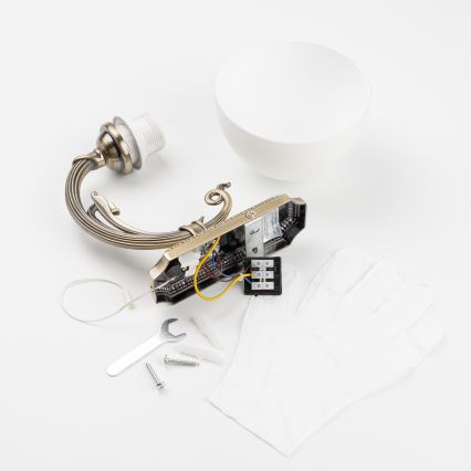 Brilagi - Wall lamp CLASSIC 1xE27/60W/230V brass