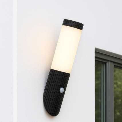 Brilliant - Outdoor wall light with a sensor KALEO 1xE27/10W/230V IP44 black