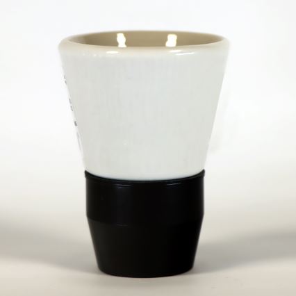 Ceramic bulb base E27