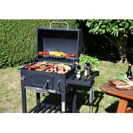 Charcoal grill black