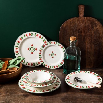 Dinner set 24 pcs white/red/green/porcelain