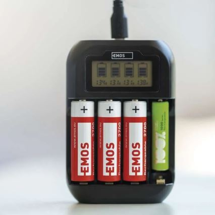 Battery charger with LCD display 4xAA/AAA 5V