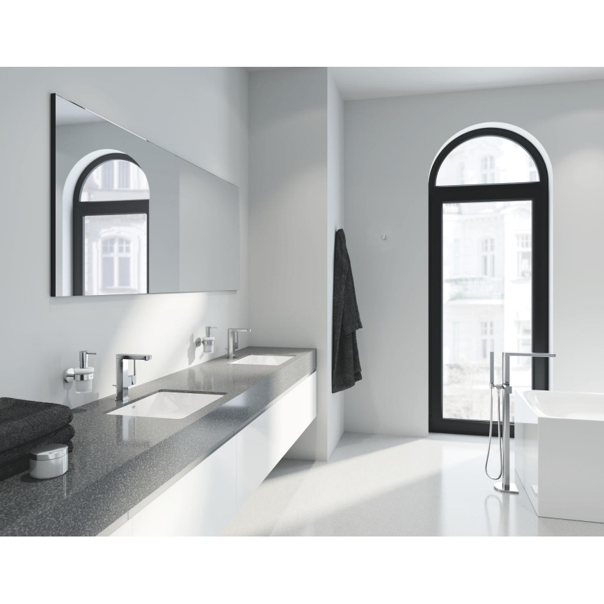 GROHE 23871003 - PLUS Basin Mixer, Size M, Polished Chrome