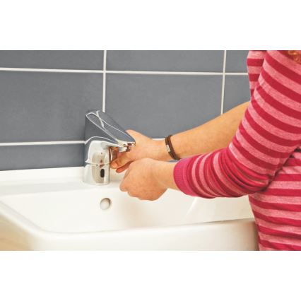 GROHE 36207001 - EUROPLUS E Electronic Basin Mixer DN 15, Polished Chrome